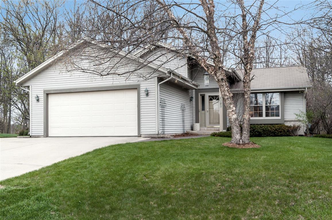 5464 Royal Ave., Hartford, WI 53086