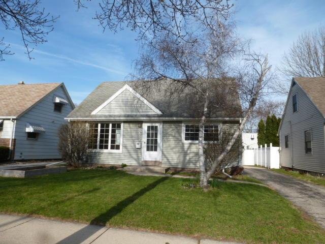 1474 S 94th St, West Allis, WI 53214