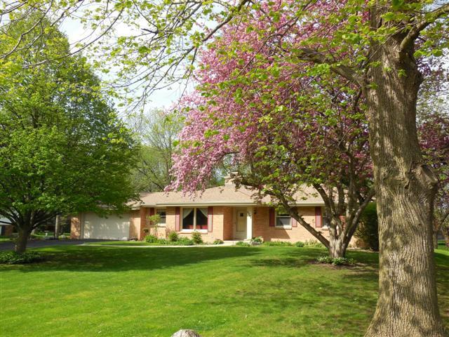 5544 S Monaco Pl, Hales Corners, WI 53130