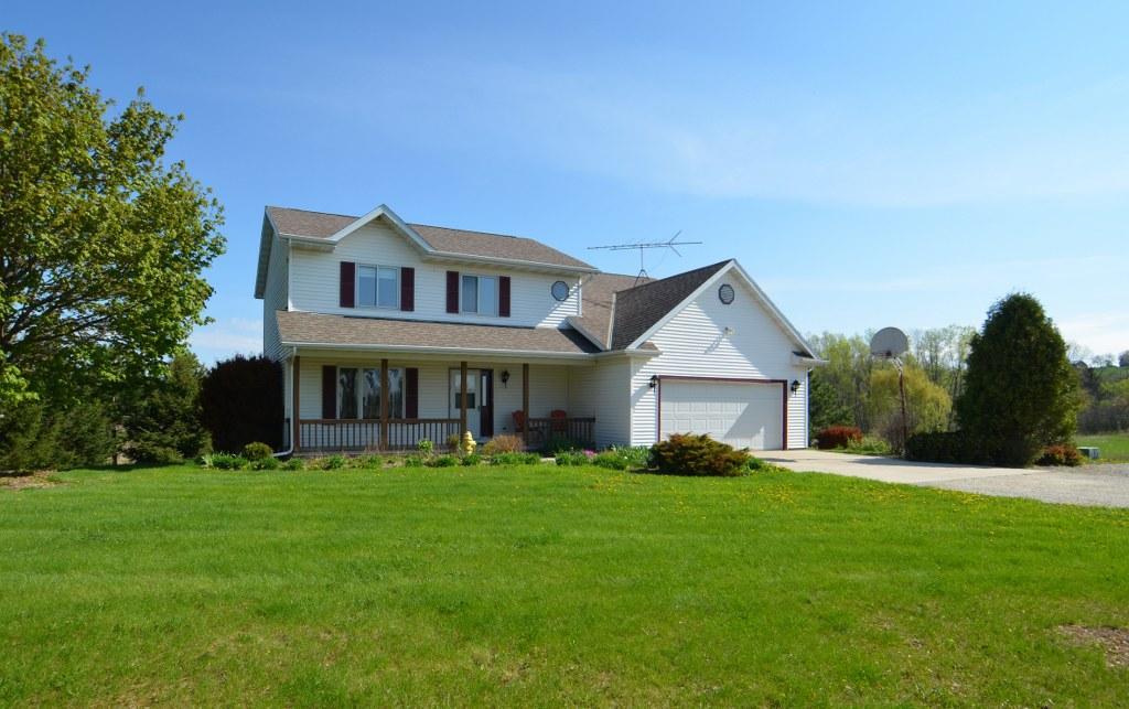 W1672 Town Mm Rd, Ashippun, WI 53059