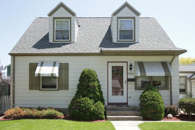 1206 S 101st St, West Allis, WI 53214