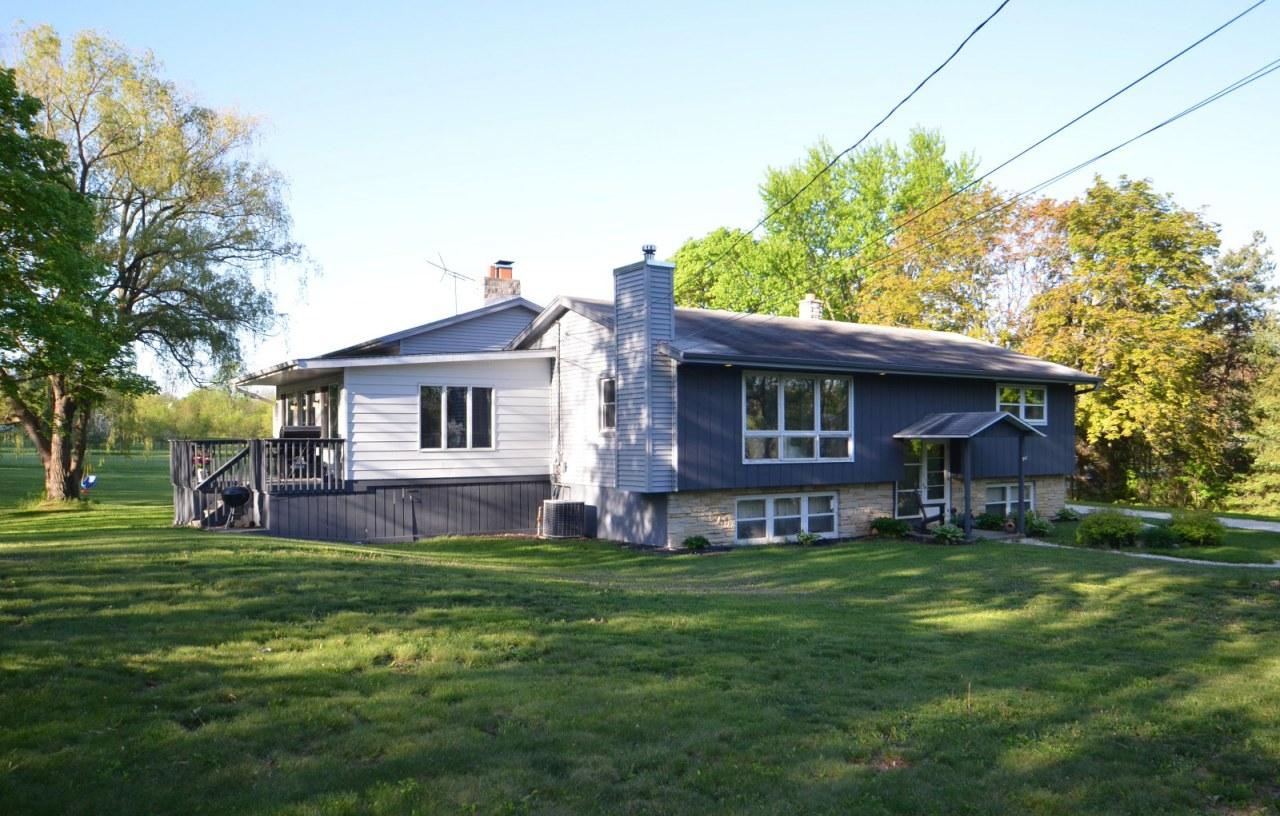 S43W22271 Beeheim Rd, Waukesha, WI 53189