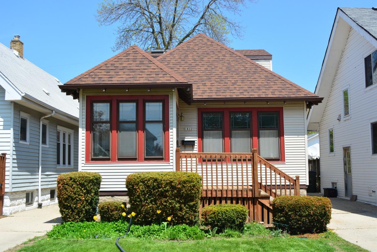 1822 E Jarvis St, Shorewood, WI 53211