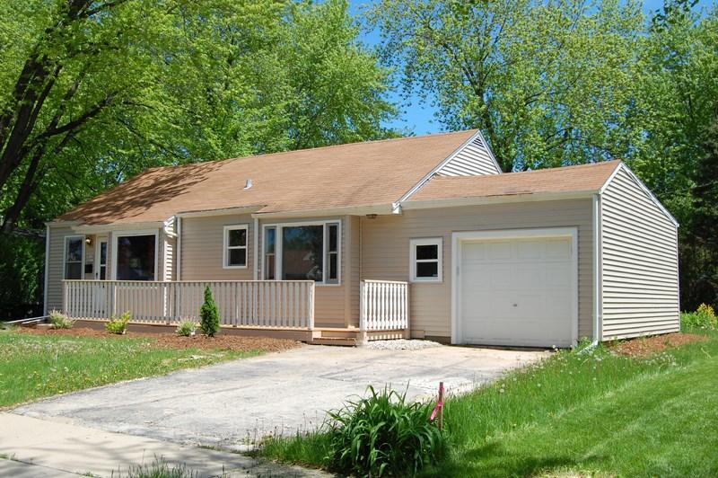 W165N8522 Dardis Ave, Menomonee Falls, WI 53051
