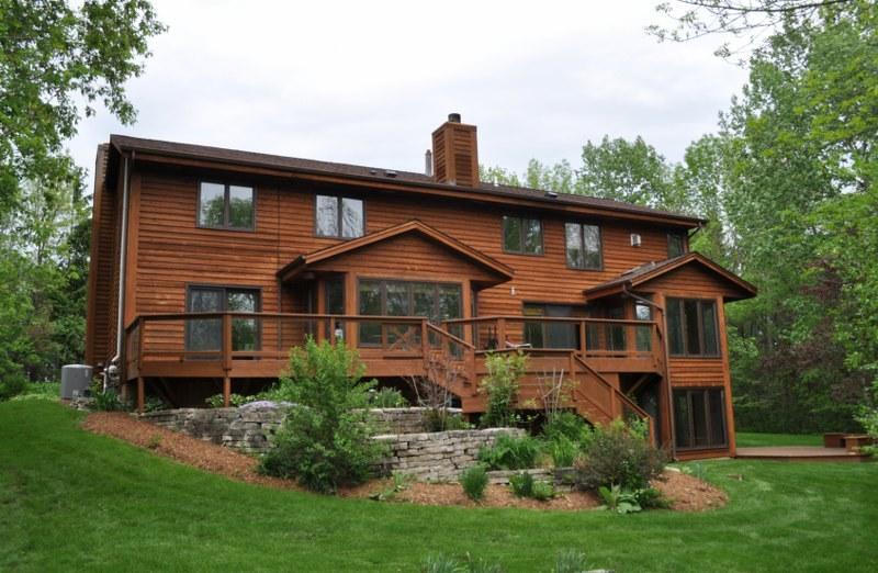 12362 N River Rd, Mequon, WI 53092