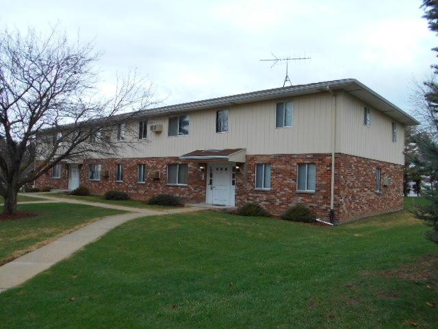 1804 Eder Ln #1806, West Bend, WI 53095