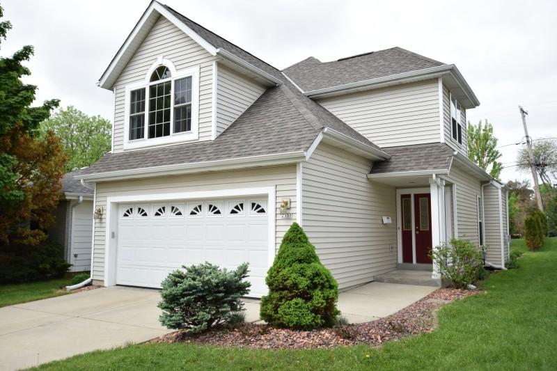 2337 S 95th St, West Allis, WI 53227
