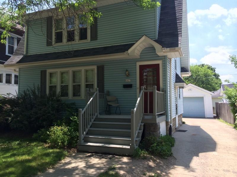 6427 W Garfield Ave, Wauwatosa, WI 53213