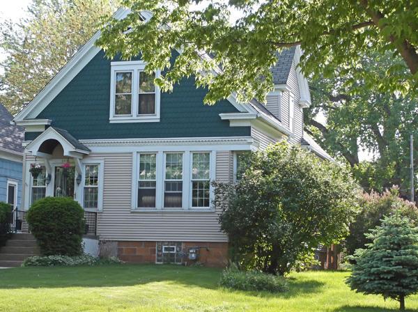 3715 S Whitnall Ave., Milwaukee, WI 53207