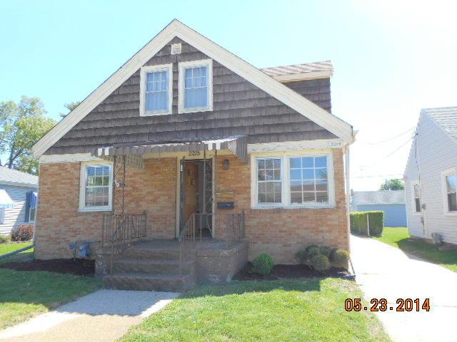 2215 Kearney Ave., Racine, WI 53403