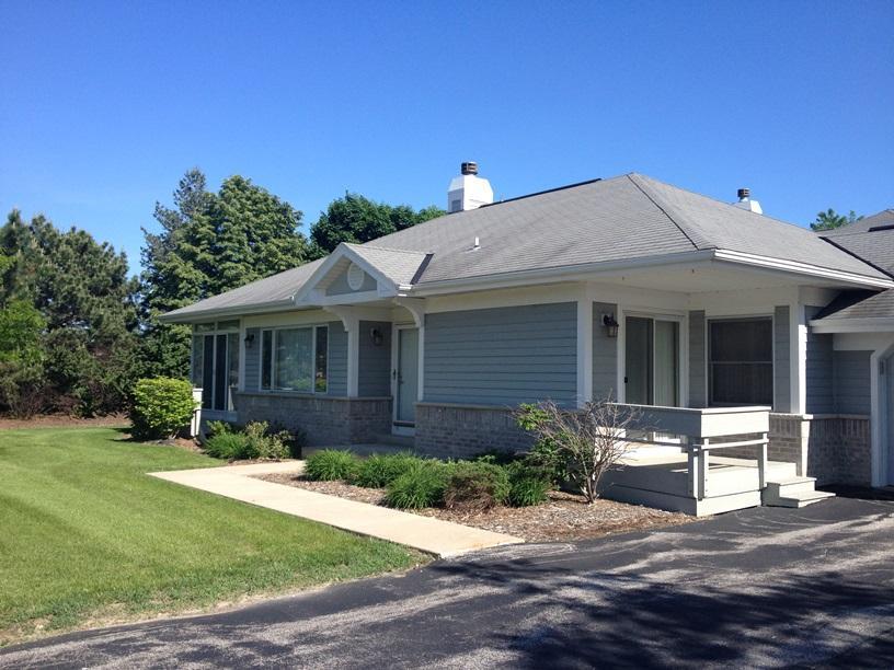 14017 Waterford Square Dr., New Berlin, WI 53151