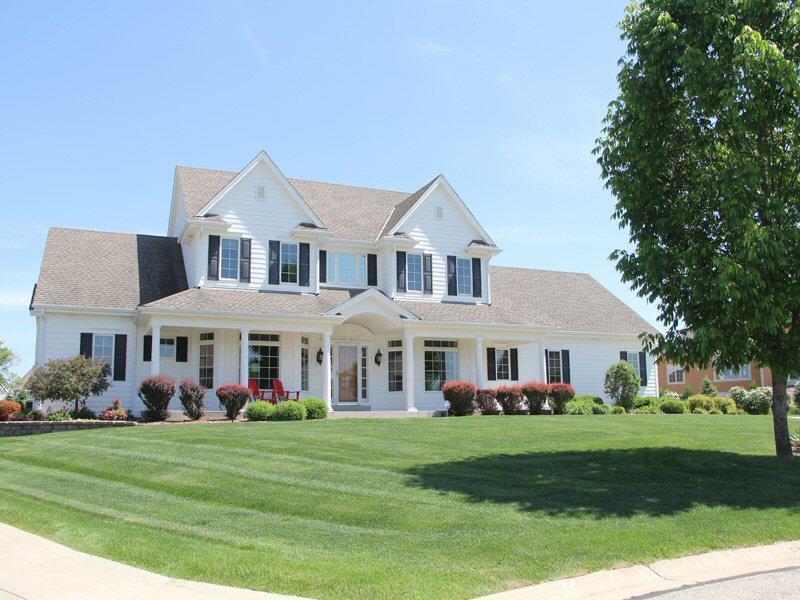 W177N5406 Legend Ct, Menomonee Falls, WI 53051