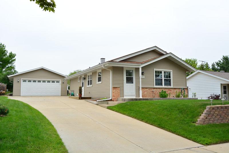 625 Lenora Dr., West Bend, WI 53090