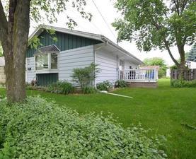 1908 Paradise St, Waukesha, WI 53188