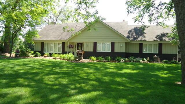 21535 W Lochleven Ln, New Berlin, WI 53146