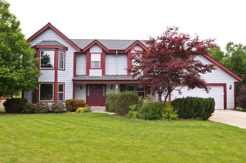 4390 S Sommerset Dr, New Berlin, WI 53151