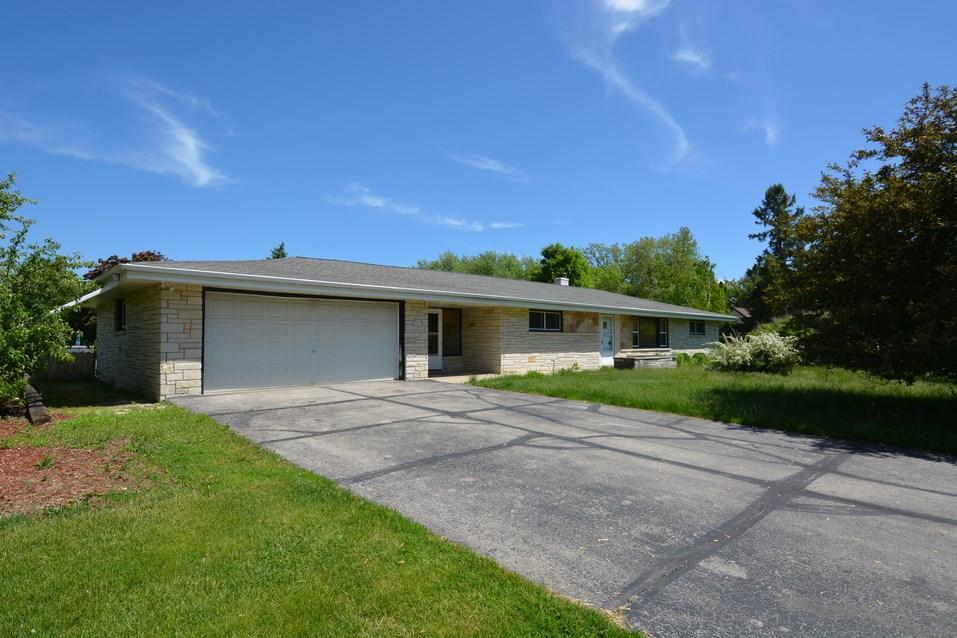 W239N5418 Maple Ave, Lisbon, WI 53089