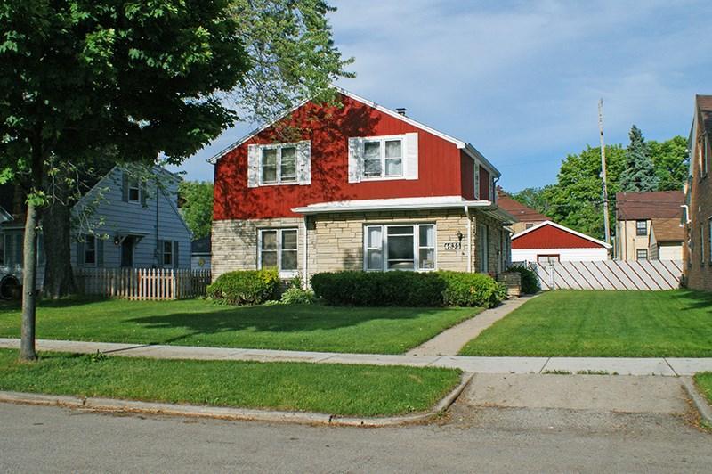 4836 N Iroquois Ave, Glendale, WI 53217