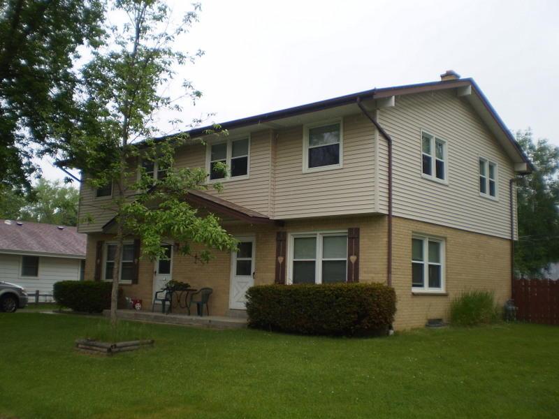 1401 Eder Ln #1403, West Bend, WI 53095