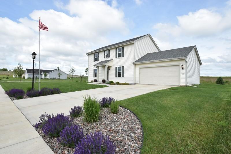 598 Lambert Dr, Slinger, WI 53086