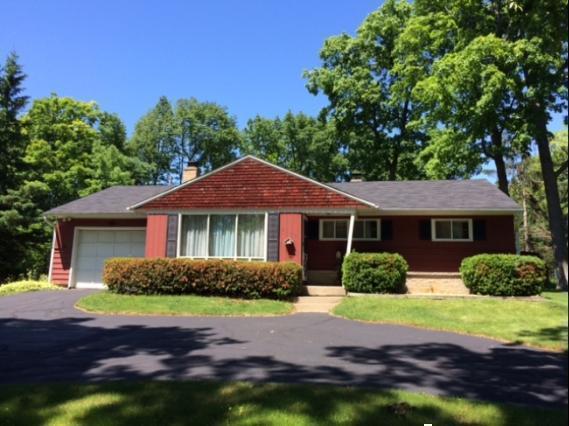 8100 W Allerton Ave, Greenfield, WI 53220