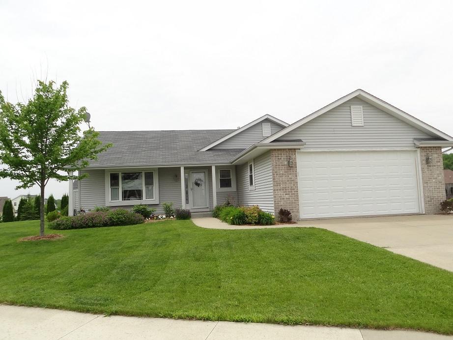 407 Emerald Hills, Fredonia, WI 53021
