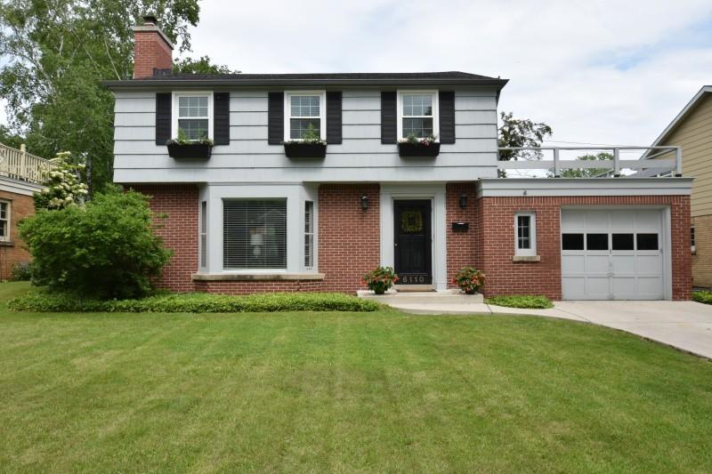 6110 N Santa Monica Blvd, Whitefish Bay, WI 53217