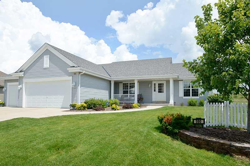 590 Lambert Dr, Slinger, WI 53086