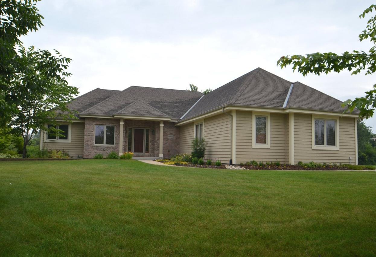 36865 Stillwater Dr, Summit, WI 53066