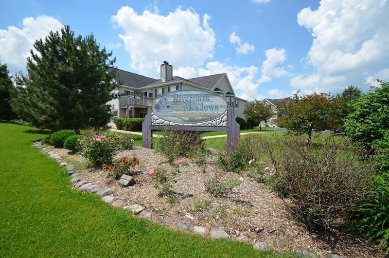 N25W24037 River Park #10, Pewaukee, WI 53072