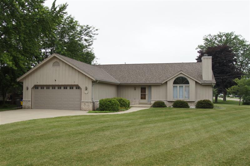 315 Park Ave., Eagle, WI 53119