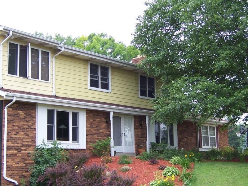 1090 Hickory Hill Pkwy., Richfield, WI 53033