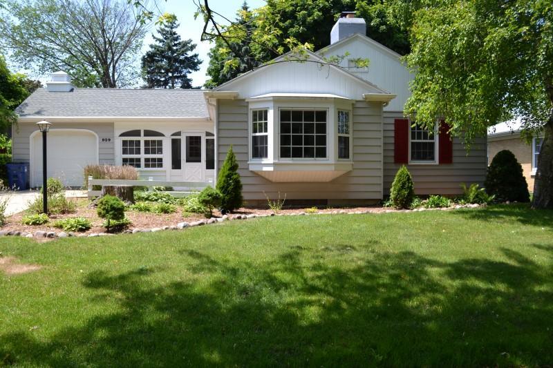 926 Kentucky St, Racine, WI 53405