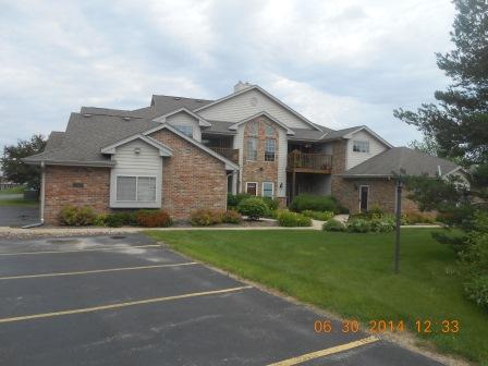 628 W Hillcrest Rd #G, Saukville, WI 53080