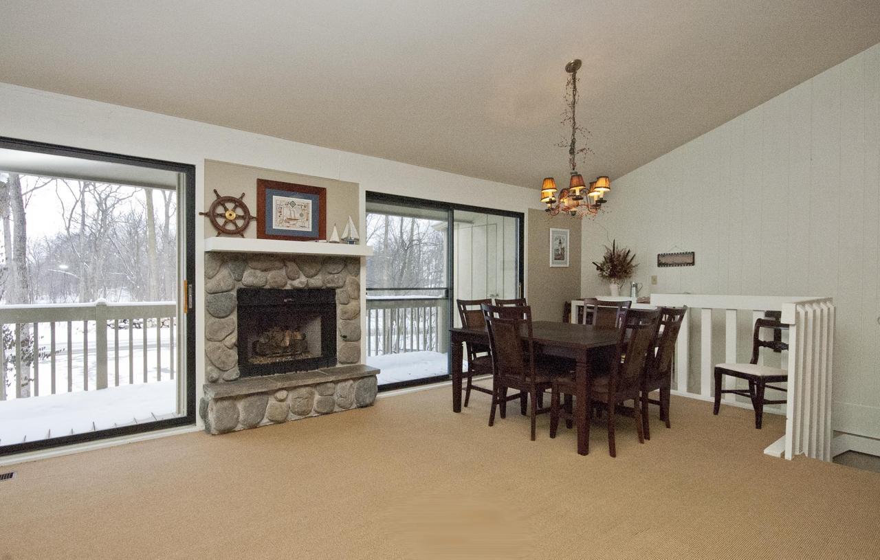 308 Deerpath - #1607D, Fontana, WI 53125