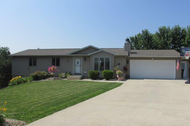 400 Hill Cir, Iron Ridge, WI 53035