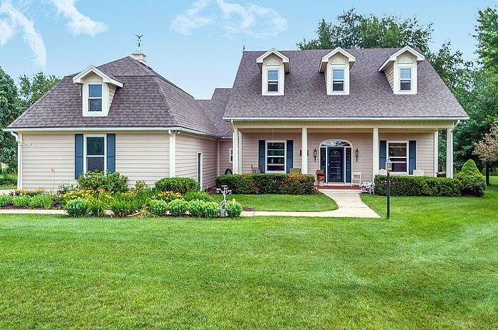 N6333 Tamarack Ridge, Lafayette, WI 53121