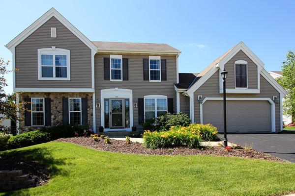 923 River Hill, Waukesha, WI 53189