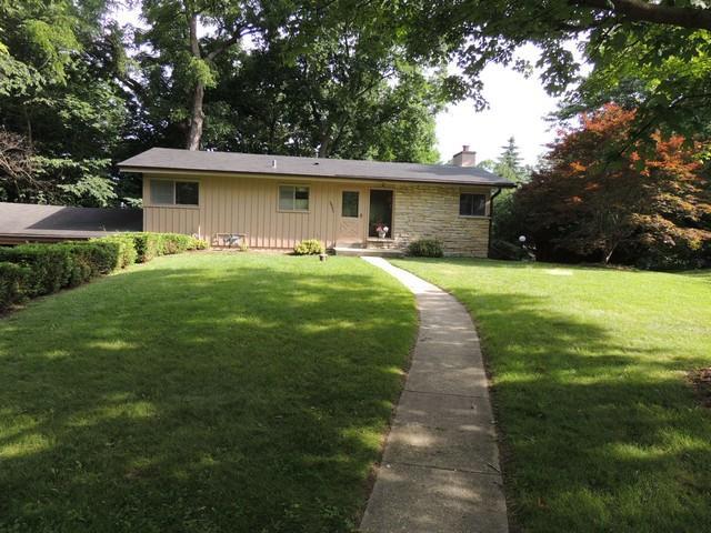 5885 S Vista Dr., New Berlin, WI 53146