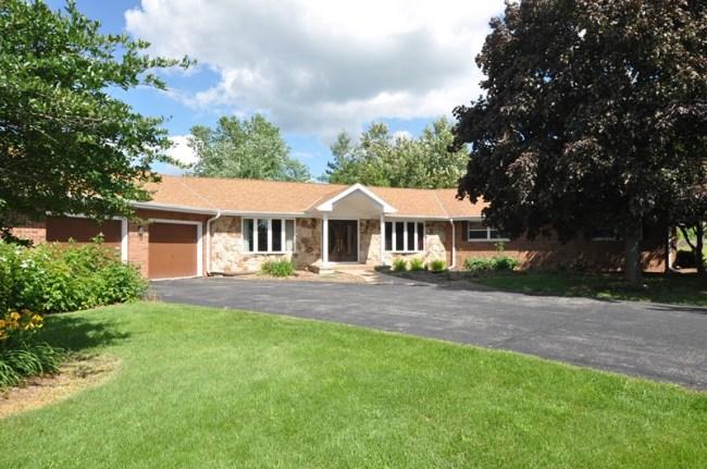 2855 Twin Waters Ln, Yorkville, WI 53126