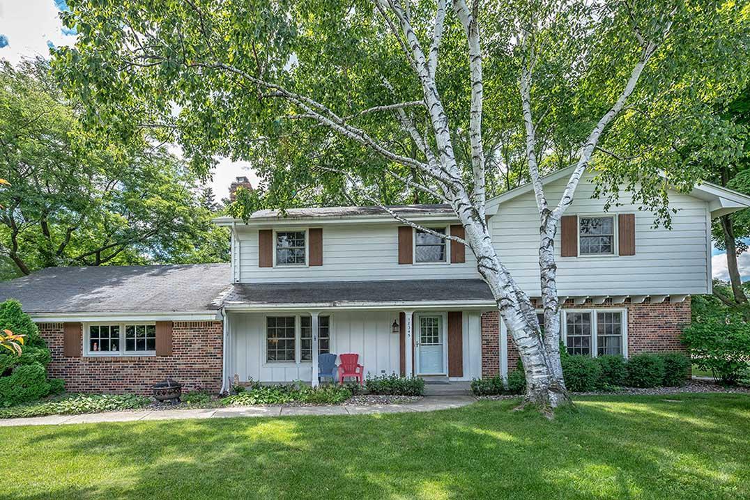 18345 Parish Dr, Brookfield, WI 53045