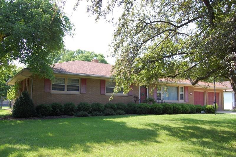 5924 Middle Rd, Caledonia, WI 53402