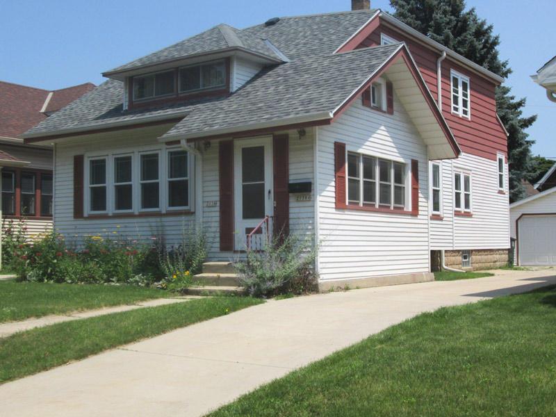 2138 N 66th St. #2138 A, Wauwatosa, WI 53213