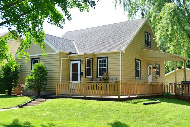 523 Maple Ave, Hartford, WI 53027