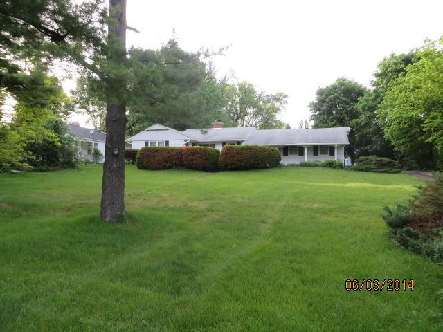 17716 W Oak Dr., New Berlin, WI 53146