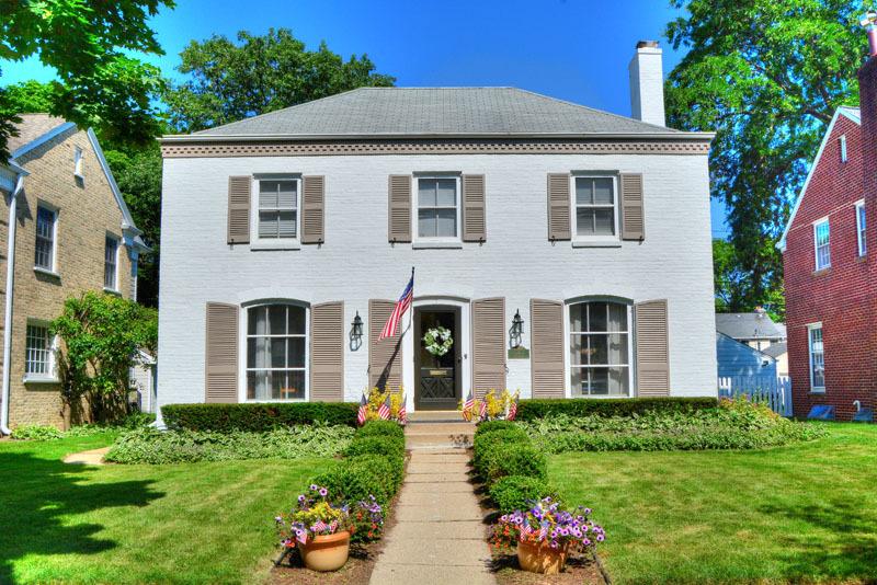 5262 N Shoreland Ave, Whitefish Bay, WI 53217