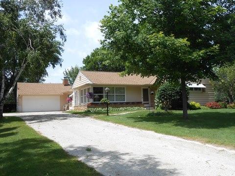 7001 W Springdale Ct, Mequon, WI 53092