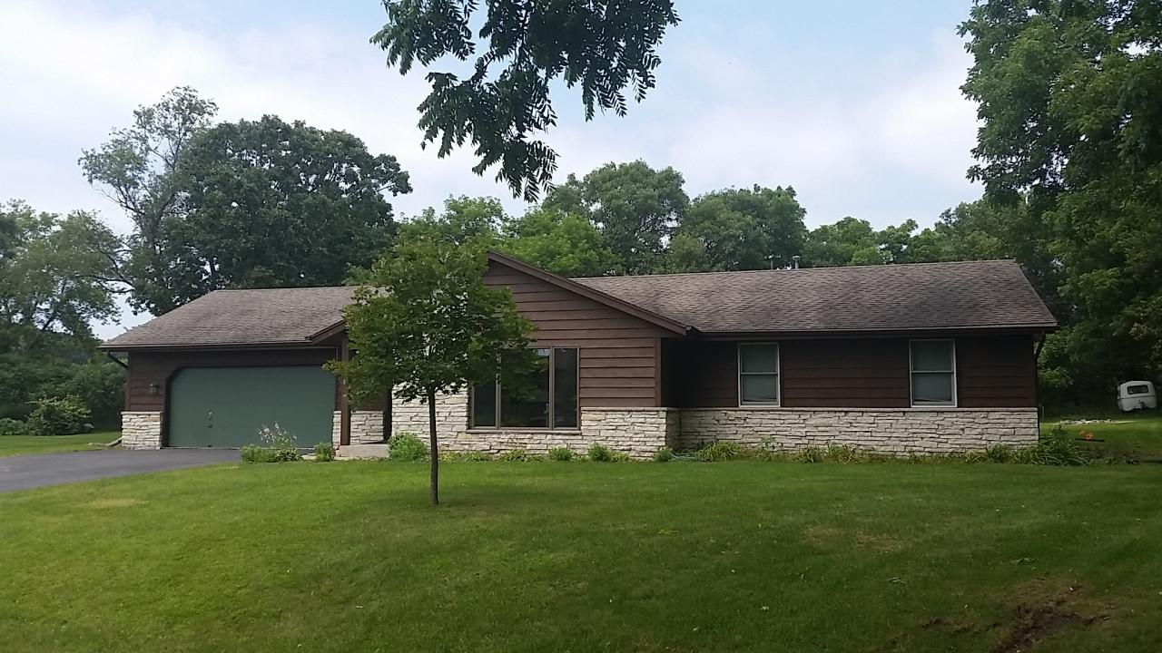 704 Lawrence St, Eagle, WI 53119