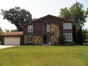 3605 W Hilltop Ln., Franklin, WI 53132
