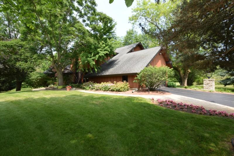 13716 N Lake Shore, Mequon, WI 53097
